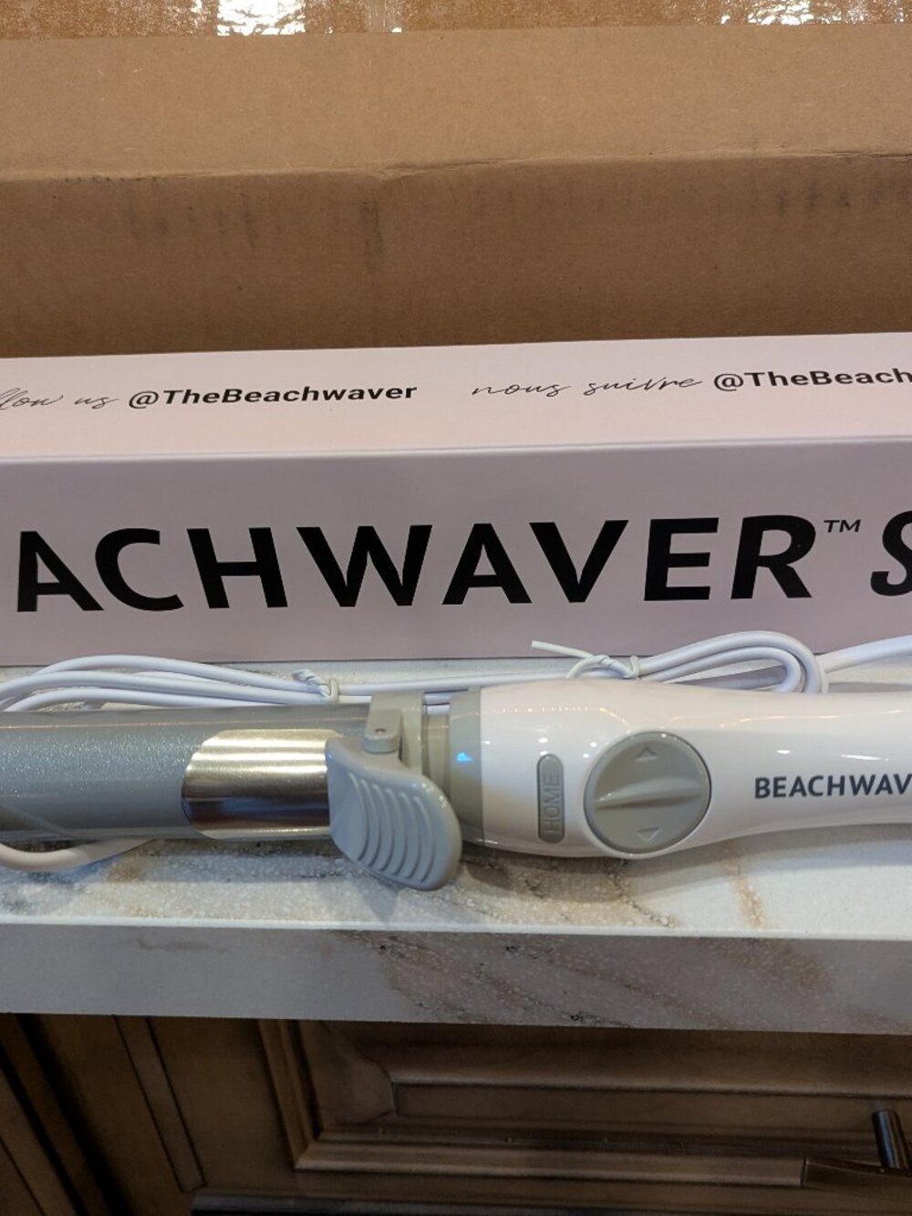 Beachwaver S1.25 rotating Curling Iron, White